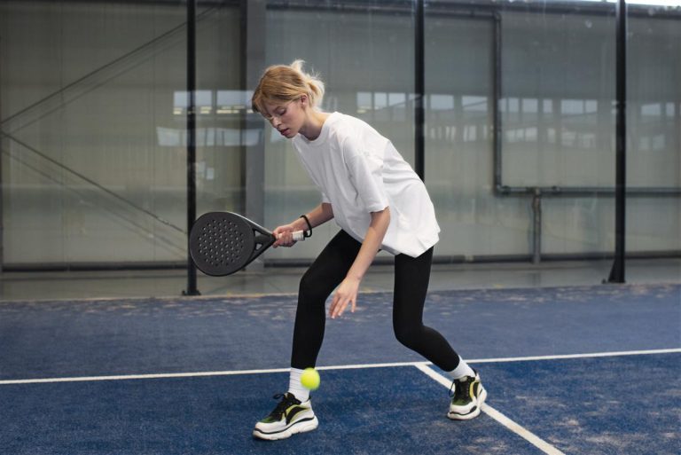 la prise de raquette au padel